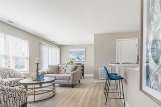 10 Erie Ridge Drive in Henrietta, NY - Foto de edificio - Building Photo