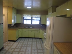 2114 E 18th St in Cheyenne, WY - Building Photo - Building Photo