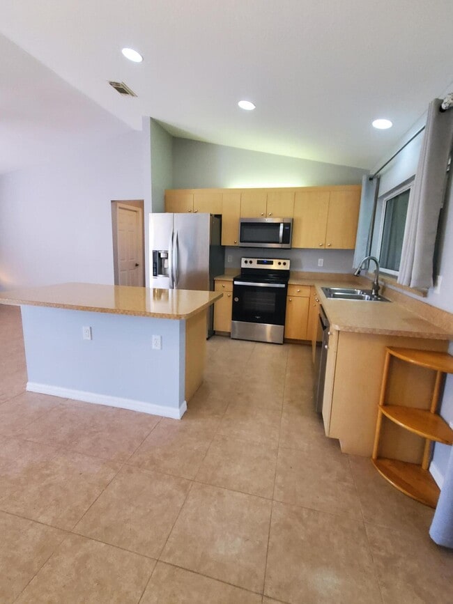 3234 SW Fillmore St in Port St. Lucie, FL - Building Photo - Building Photo