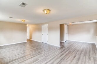 1384 Alberta Ct in Glendale Heights, IL - Building Photo - Building Photo