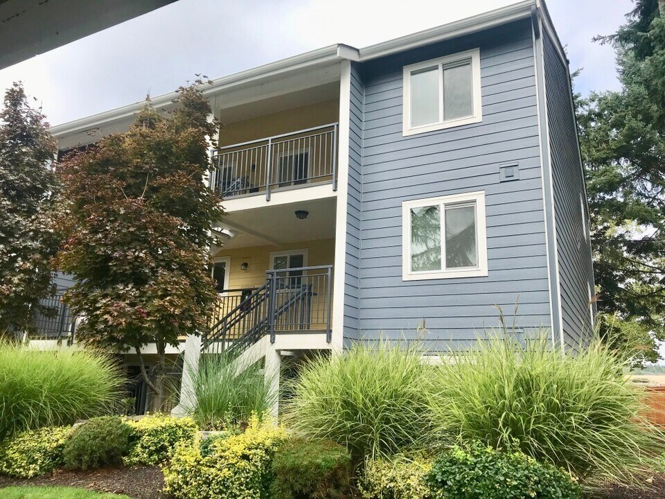 12519 SE 41st Pl in Bellevue, WA - Building Photo