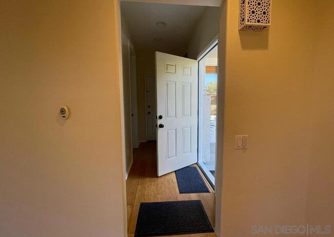 1863 Almagro Ln in Escondido, CA - Building Photo - Building Photo