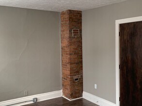 19 Kosciusko Way in Pittsburgh, PA - Building Photo - Building Photo