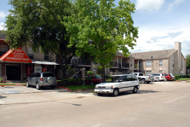 Hamilton Park Apartments in Houston, TX - Foto de edificio - Building Photo