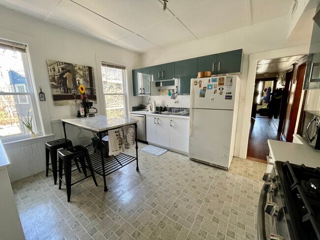 27 Fainwood Cir in Cambridge, MA - Building Photo - Building Photo