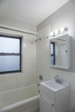 922 W Eastwood Ave in Chicago, IL - Foto de edificio - Building Photo