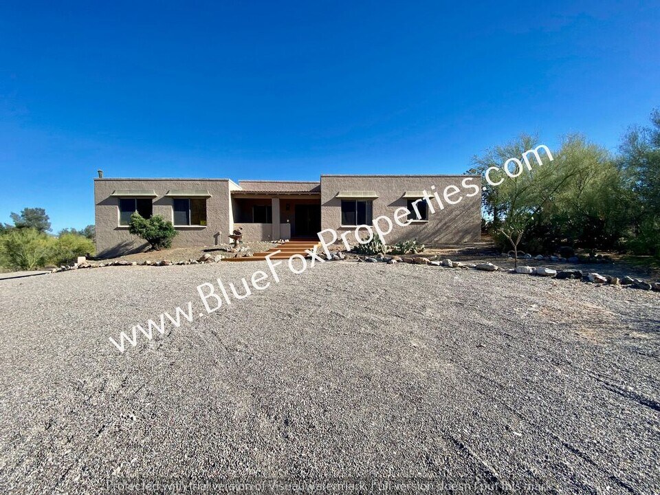4740 E Camino la Brinca in Tucson, AZ - Building Photo