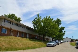 1719 Remington Rd in Rockford, IL - Building Photo - Building Photo