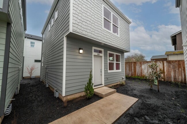 property at 2804 Crater Ln