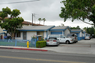 Eastside Cottages in Costa Mesa, CA - Building Photo - Building Photo