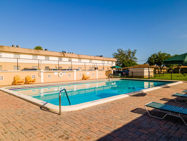 Pompano Palms Apartments