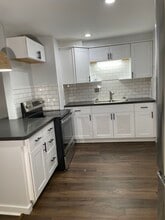 101 Montfort Dr, Unit 2 in Cheektowaga, NY - Foto de edificio - Building Photo