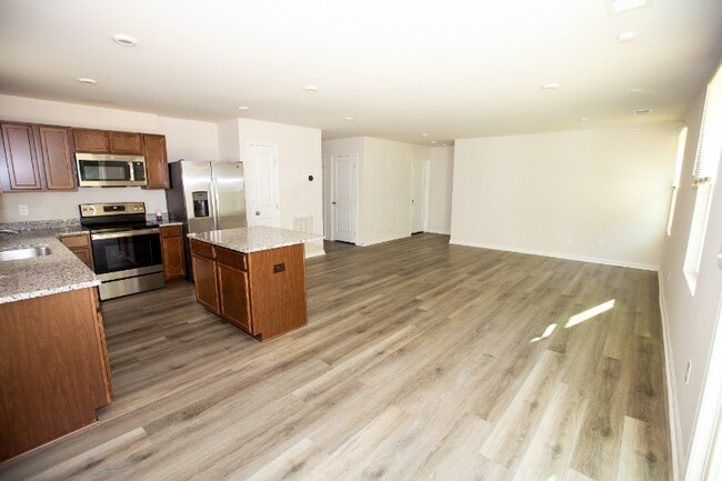 209 Creighton Ridge Dr in Clinton, SC - Building Photo - Building Photo