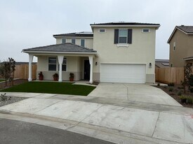 2213 Lodgepole St in Hanford, CA - Building Photo