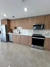 14577 SW 261 St Ter in Princeton, FL - Building Photo - Building Photo