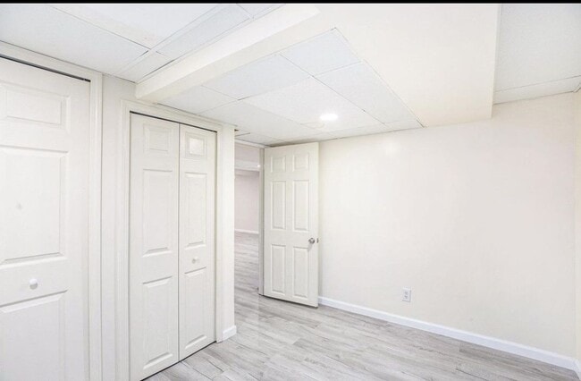 5055 Scarsdale Dr in Sterling Heights, MI - Building Photo - Building Photo