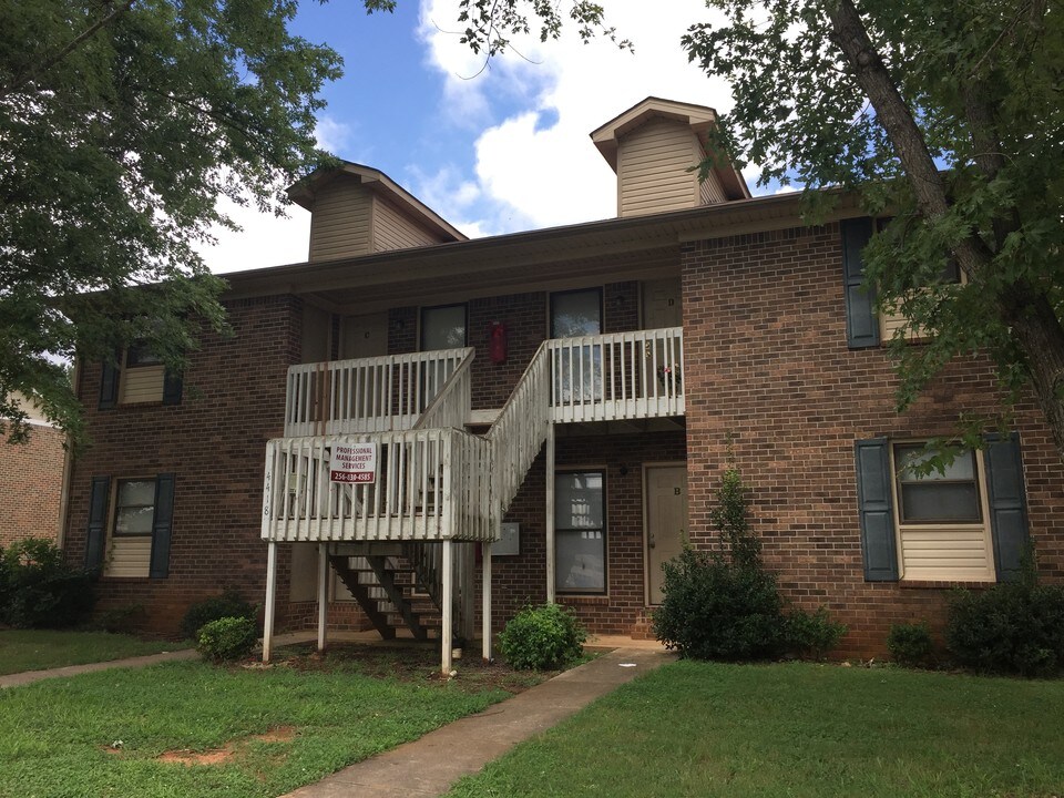 4418 Bonnell Dr NW in Huntsville, AL - Foto de edificio