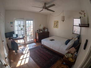 706 W 22nd St, Unit 301 in Austin, TX - Foto de edificio - Building Photo