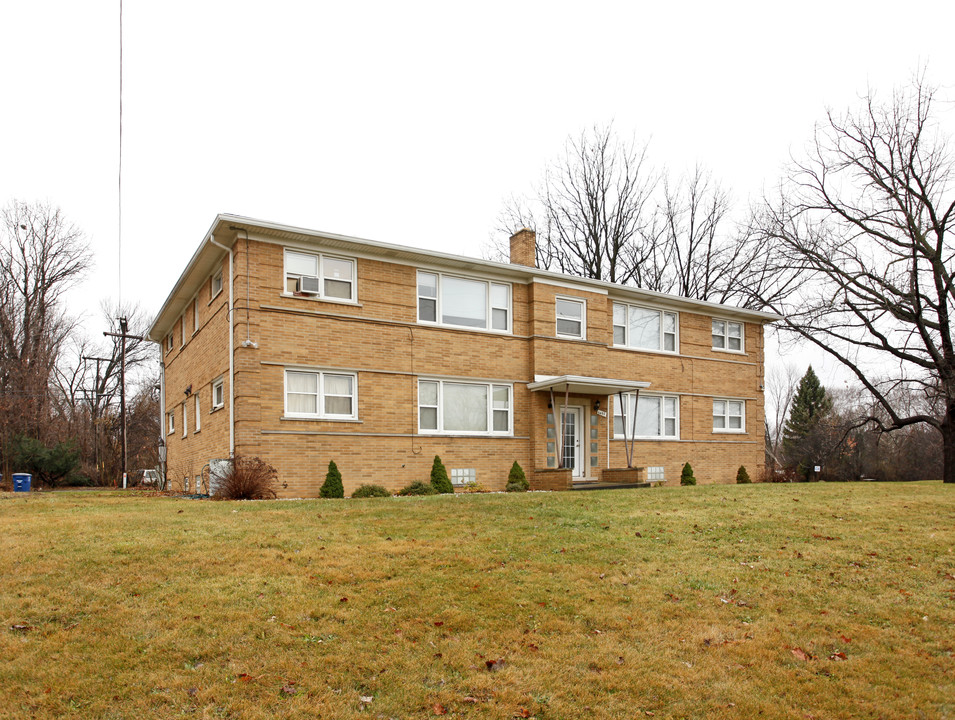 Pittsview Apartments in Ann Arbor, MI - Building Photo