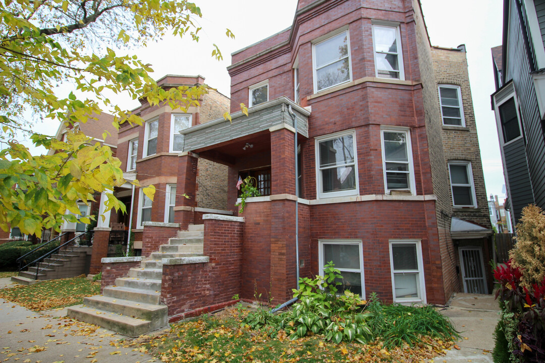 3919 N Oakley Ave in Chicago, IL - Building Photo