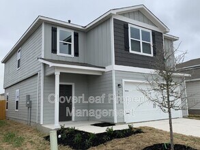 3882 Trail de Paris in New Braunfels, TX - Building Photo - Building Photo