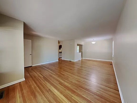 7621 W Madison St in Niles, IL - Building Photo - Building Photo