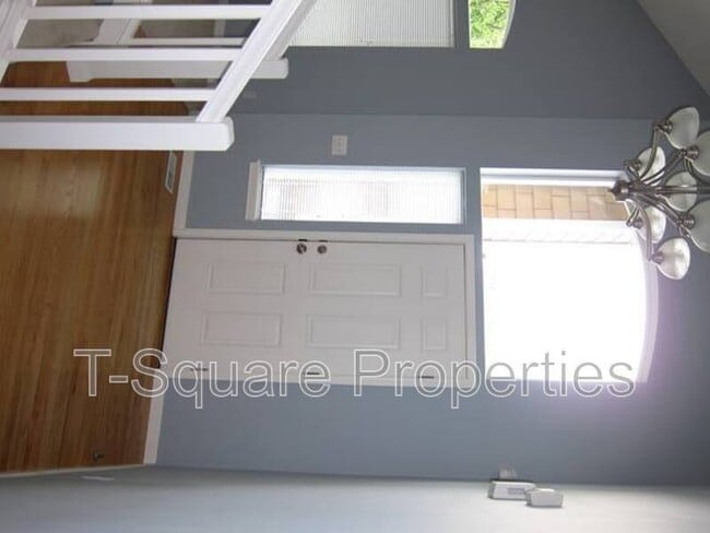 10058 NE 142nd Pl in Kirkland, WA - Building Photo - Building Photo