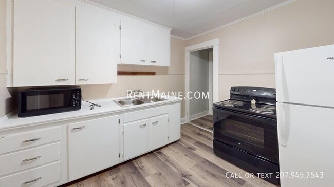145 Essex St, Unit B