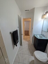 5551 79th St in Sacramento, CA - Foto de edificio - Building Photo