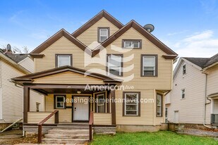 29 Admiral Park in Rochester, NY - Building Photo