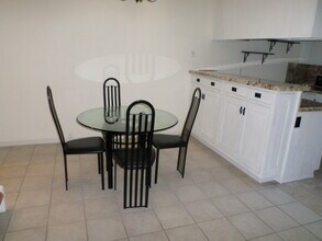 9654 Caminito Del Vida in San Diego, CA - Building Photo - Building Photo
