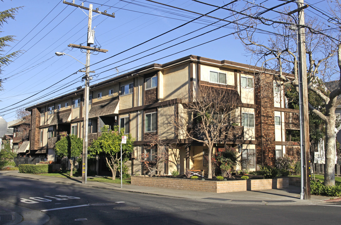 2101 Central Ave in Alameda, CA - Building Photo