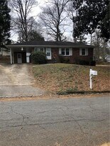 1048 Mantissa St NW in Atlanta, GA - Building Photo