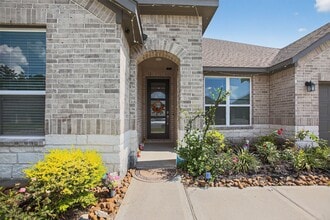 13760 Rising Sun Ln in Shenandoah, TX - Foto de edificio - Building Photo