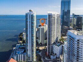 218 SE 14th St in Miami, FL - Building Photo