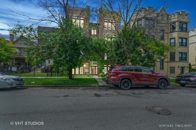 6620 S Kenwood Ave in Chicago, IL - Foto de edificio - Building Photo