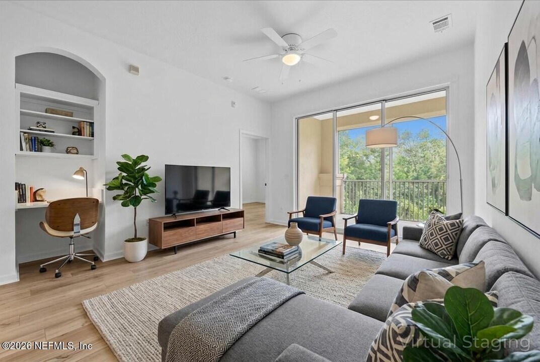 8601 Beach Blvd in Jacksonville, FL - Building Photo