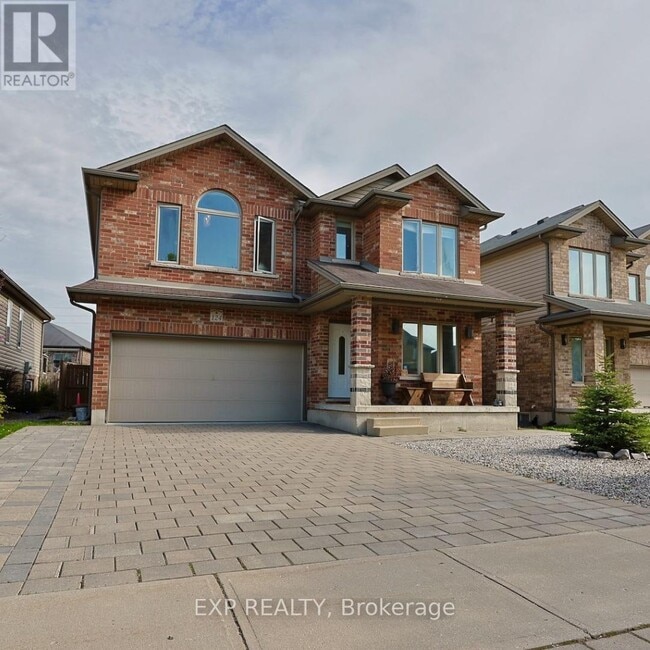 property at 124 Tanoak Dr