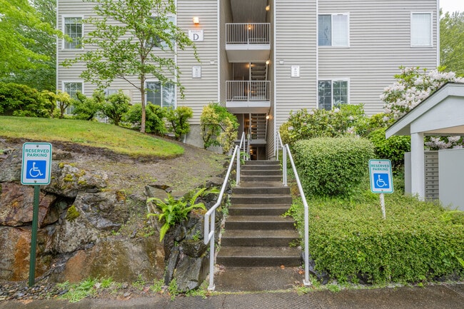 Bokara By The Lake Apartments in Renton, WA - Building Photo - Building Photo