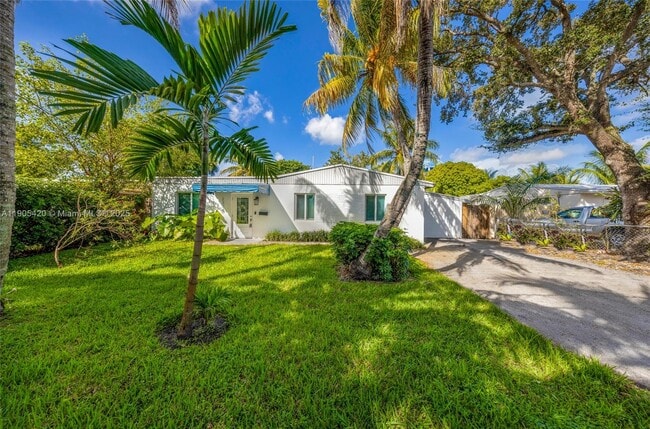 2306 N 28th Ave in Hollywood, FL - Building Photo - Building Photo