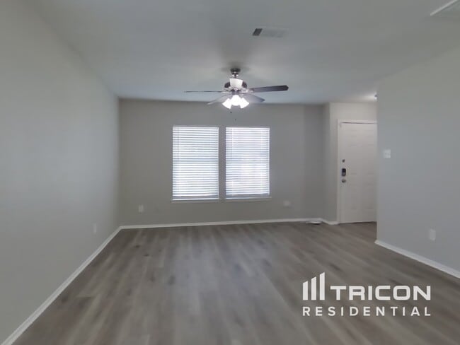 1130 Verde Trails Dr in Houston, TX - Building Photo - Building Photo