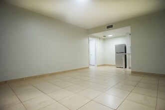 131 Antiquera Ave in Coral Gables, FL - Building Photo - Building Photo