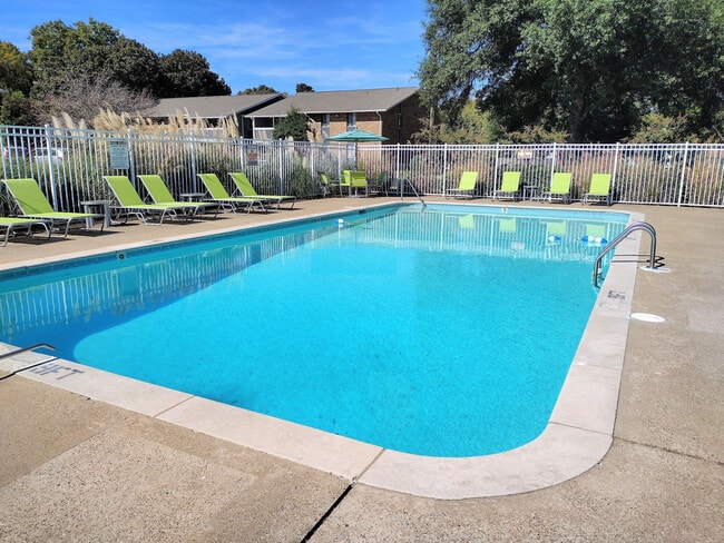 Magnolia Place Apartments in Franklin, TN - Foto de edificio - Building Photo