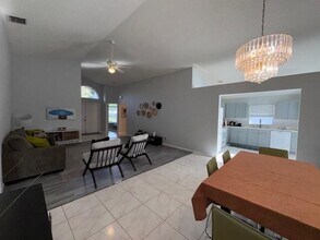 1883 Oak Berry Cir in Wellington, FL - Building Photo - Building Photo