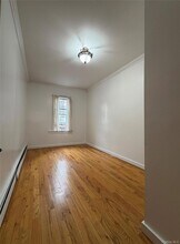 43 Troutman St, Unit 1 in Brooklyn, NY - Foto de edificio - Building Photo