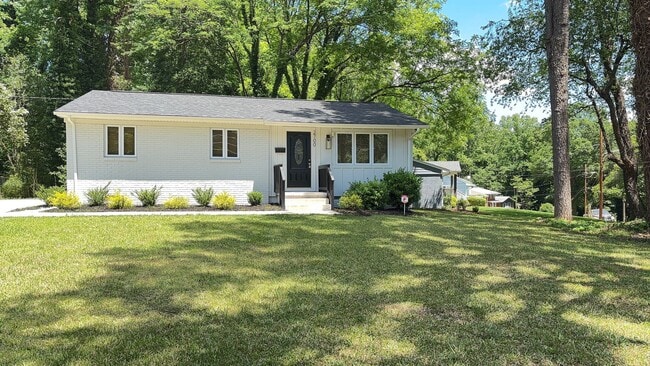 property at 2700 Ravencroft Dr