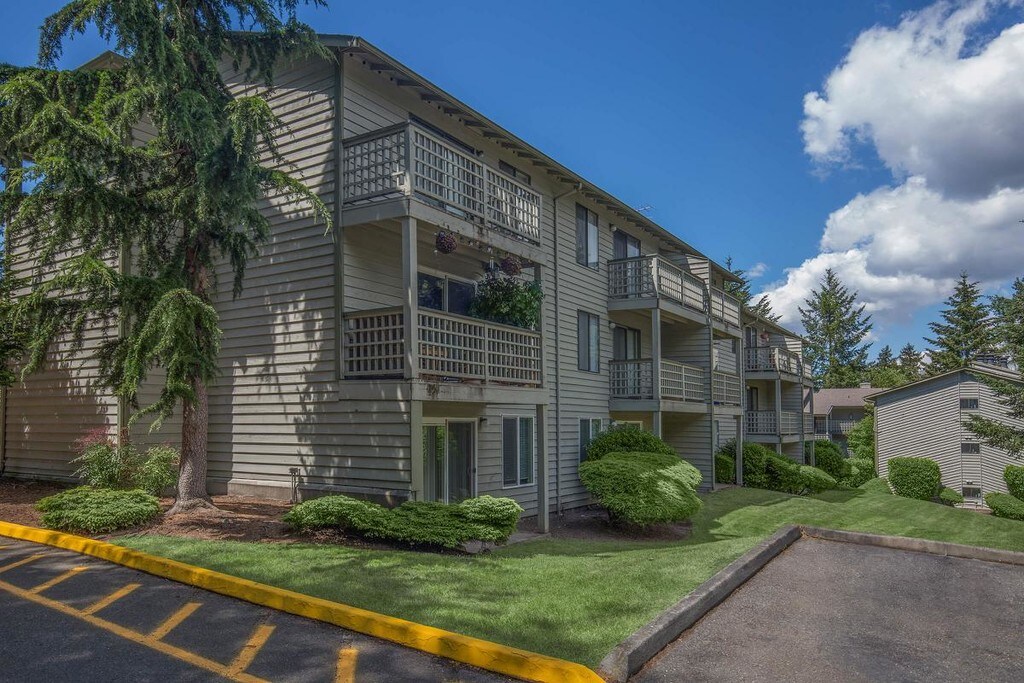 Southwood Apartments in Burien, WA