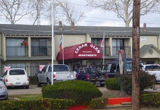 Cedar Glen Apartments in Houston, TX - Foto de edificio - Building Photo