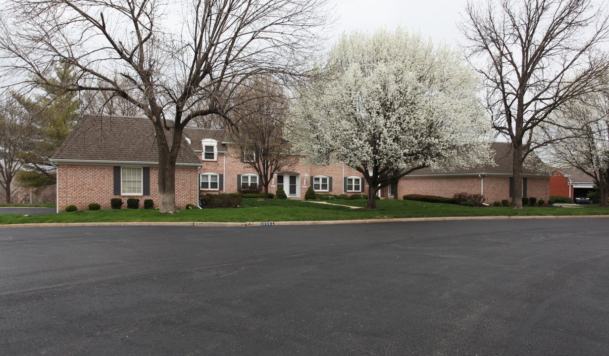 Indian Creek Woods in Overland Park, KS - Building Photo