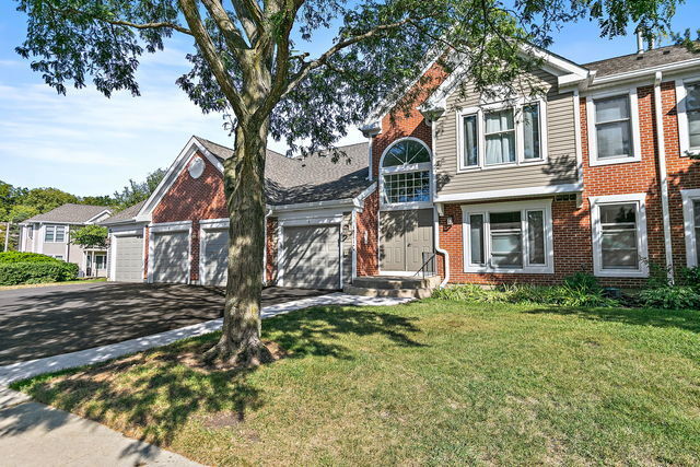 1871 Fox Run Dr in Elk Grove Village, IL - Building Photo